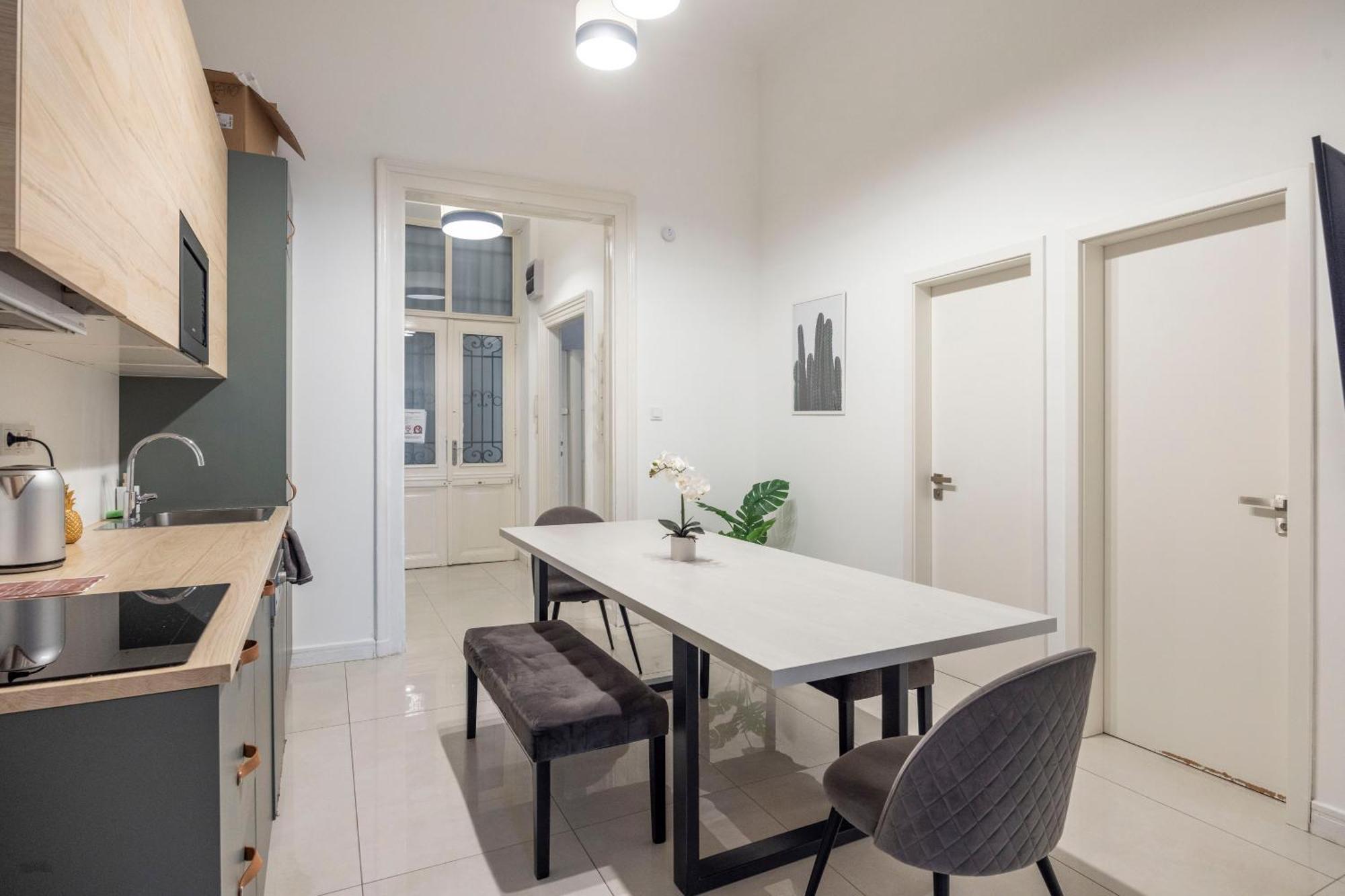 Spacious Cozy Home With 4Bedroom In The Heart Of Bp Budapest Exterior foto