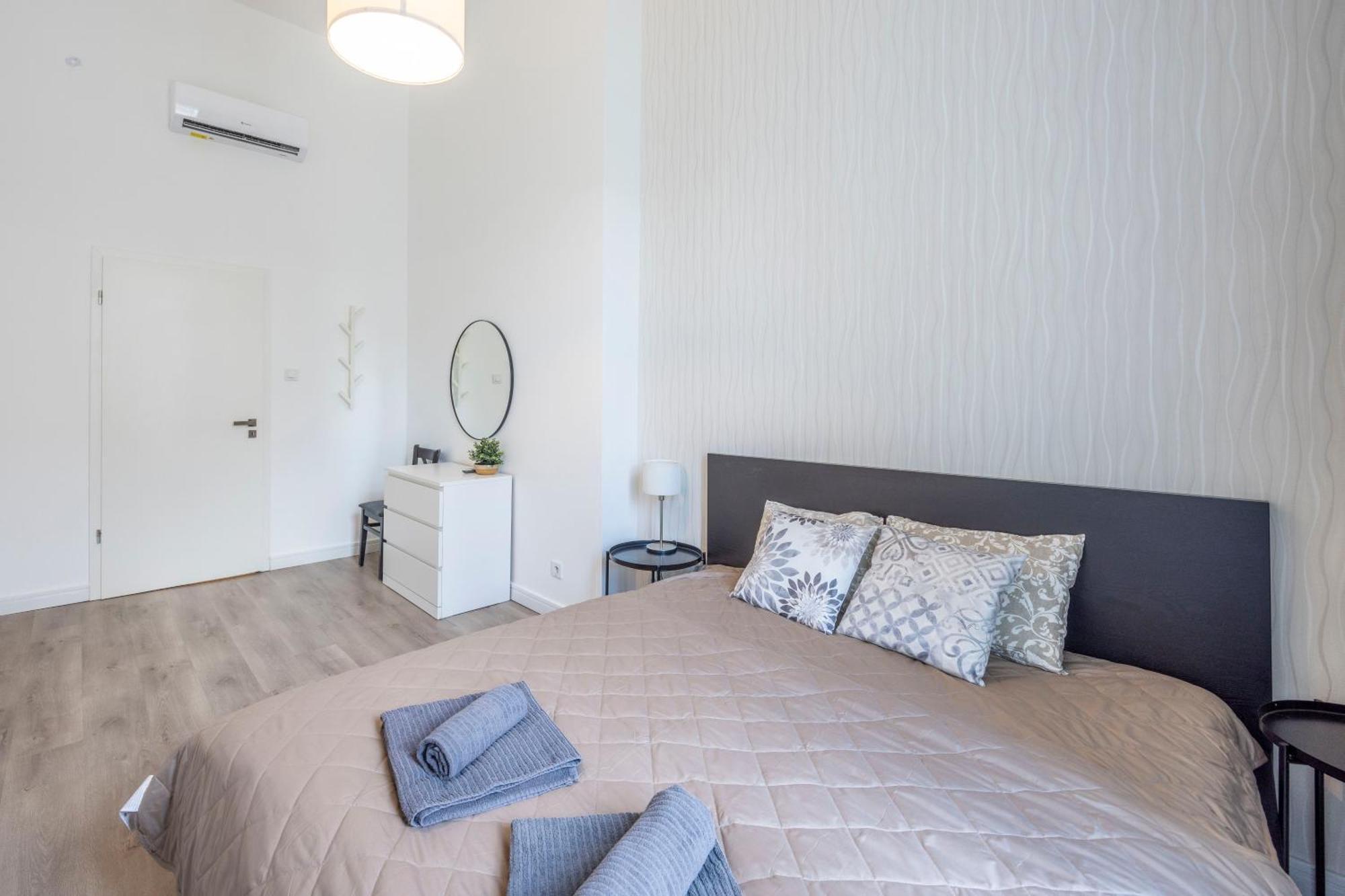 Spacious Cozy Home With 4Bedroom In The Heart Of Bp Budapest Exterior foto